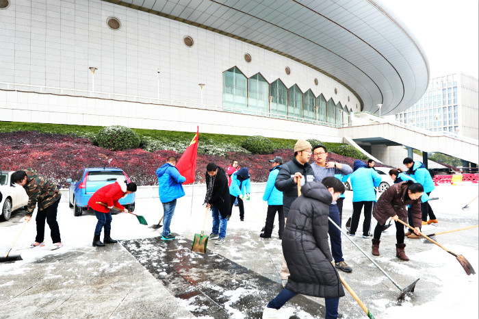 一場雪，體育中心美得不要不要的 但最美的風(fēng)景還是他們(圖8)